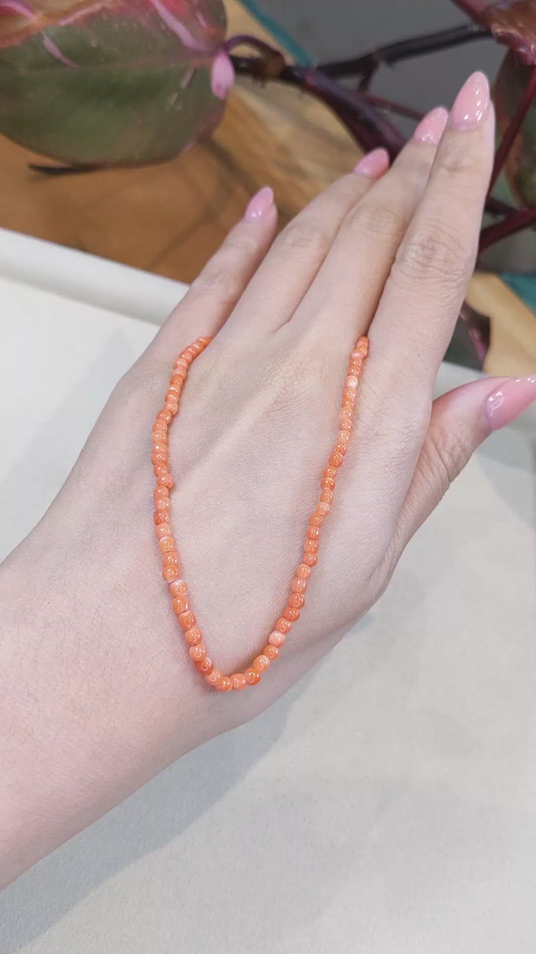 26.14 Ct. Coral Antique Style Necklace, 18K Yellow Gold Size Video