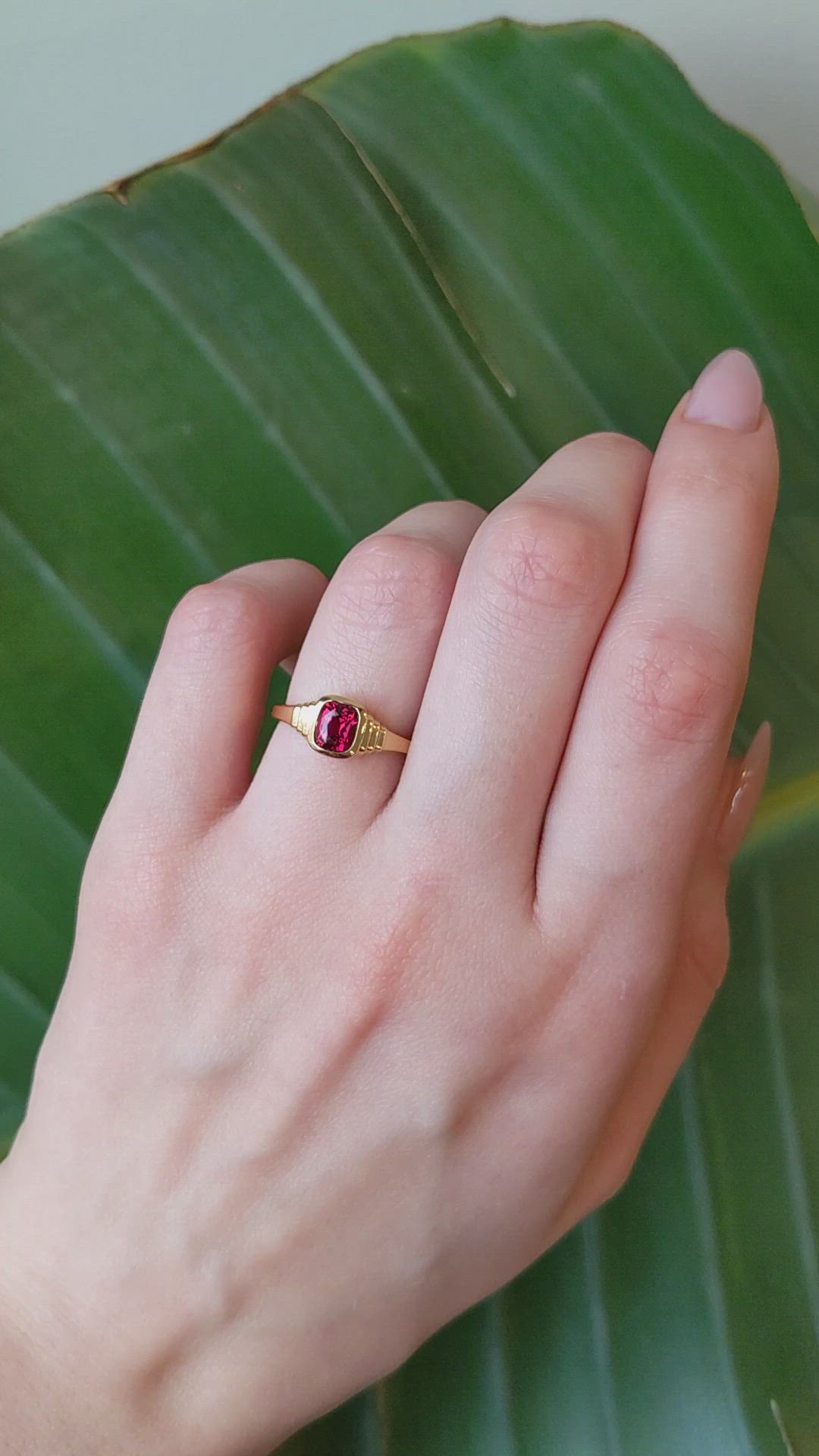 1.06 Ct. Red Garnet Bezel Ring, 18K Yellow Gold Size Video