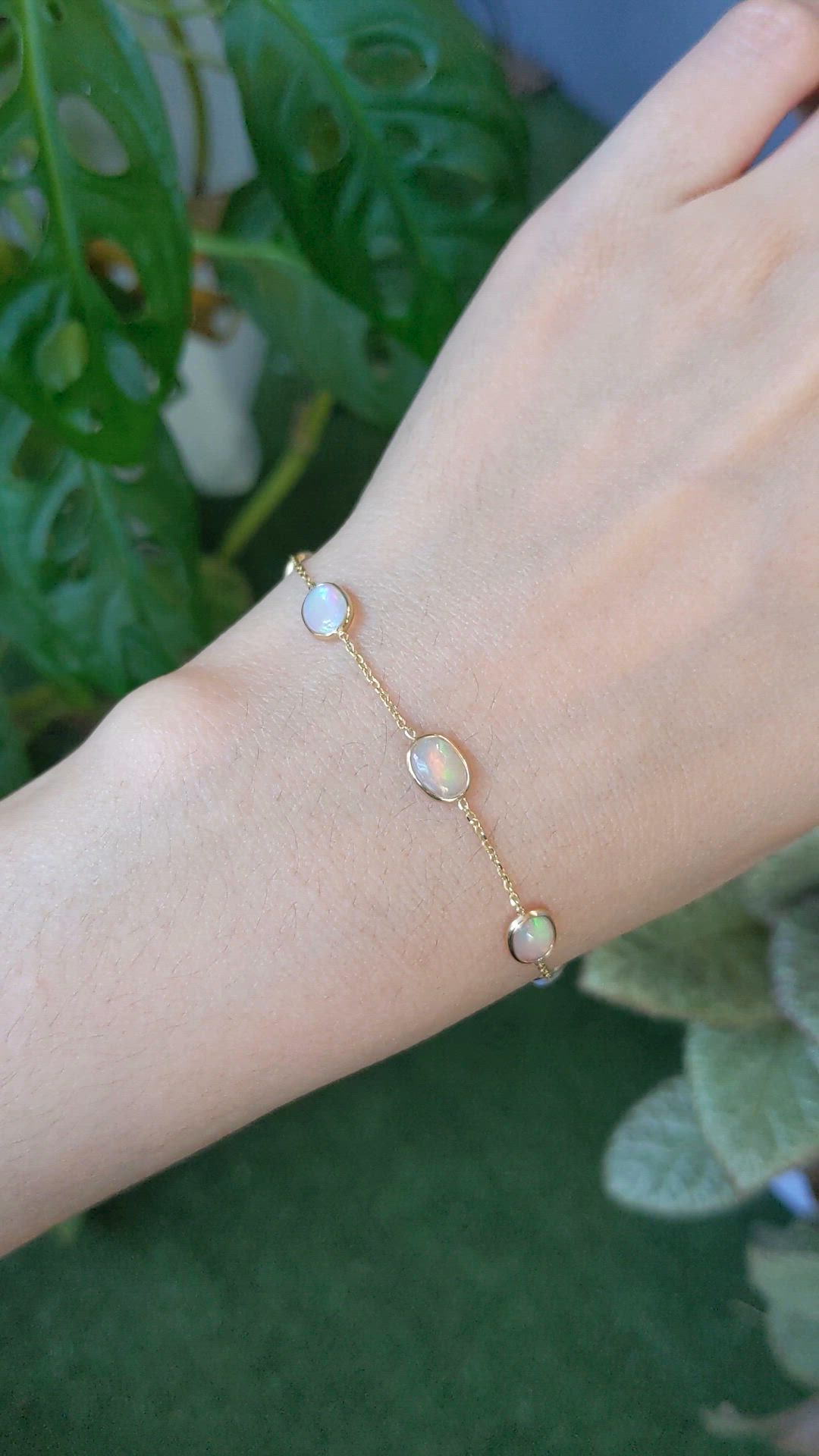 3.01&nbsp;Ct.Tw.Total Carat Weight Multi Color Opal Bezel Bracelet, 14K Yellow Gold Size Video